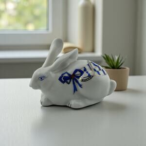 Elizabeth Arden 1993 Rabbit Porcelain Pomander